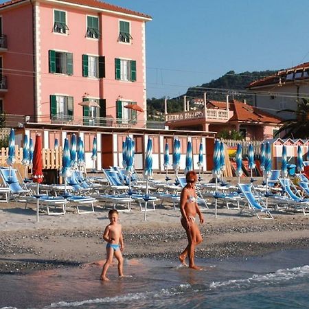 Hotel La Milanese Pietra Ligure Exterior foto