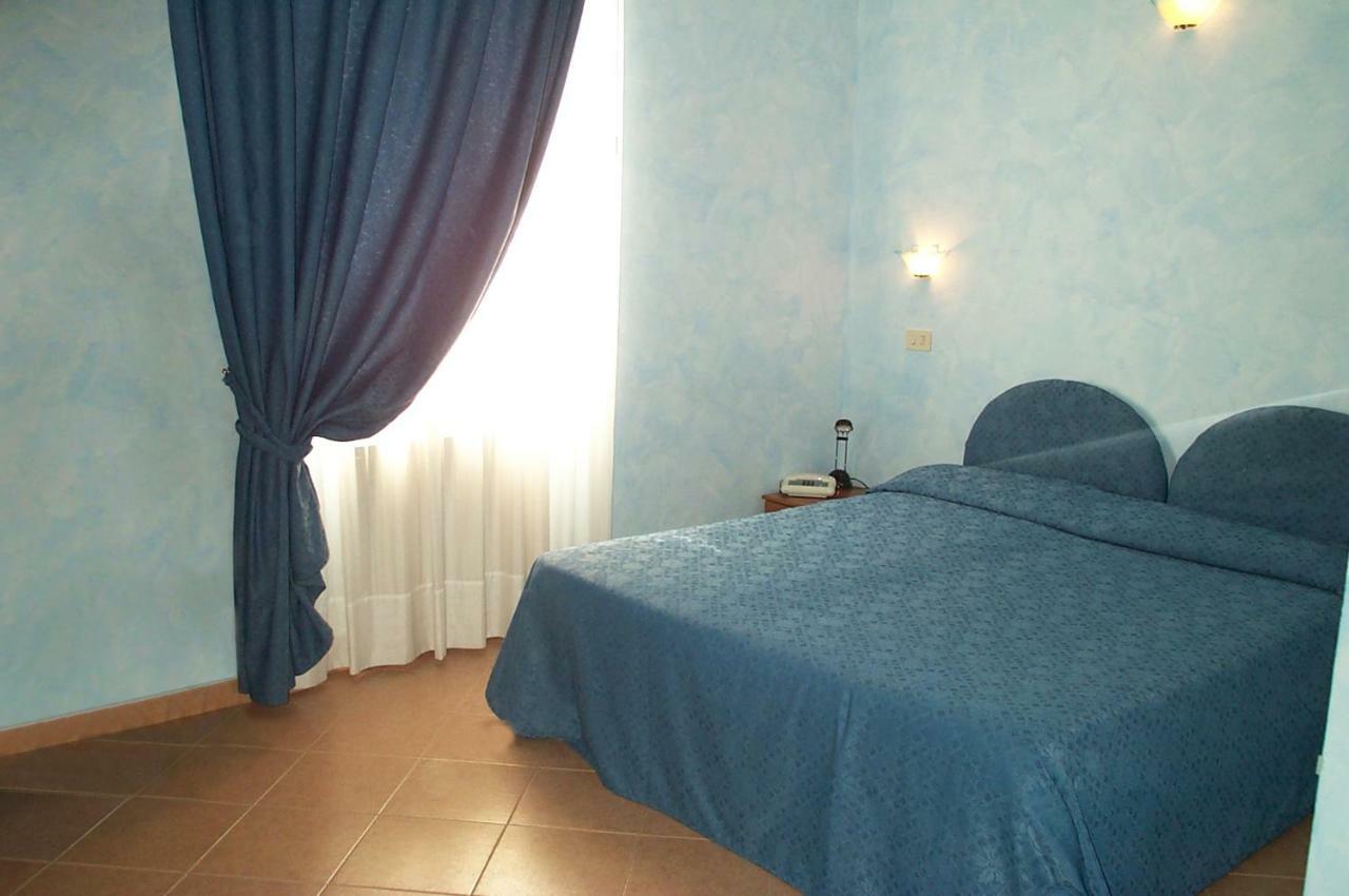Hotel La Milanese Pietra Ligure Exterior foto